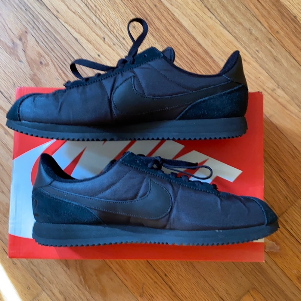 All black Nike cortez Sz.11